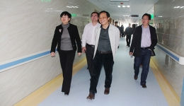 市衛(wèi)生局聞繼霞局長(zhǎng)調(diào)研我院內(nèi)科醫(yī)技樓建設(shè)項(xiàng)目